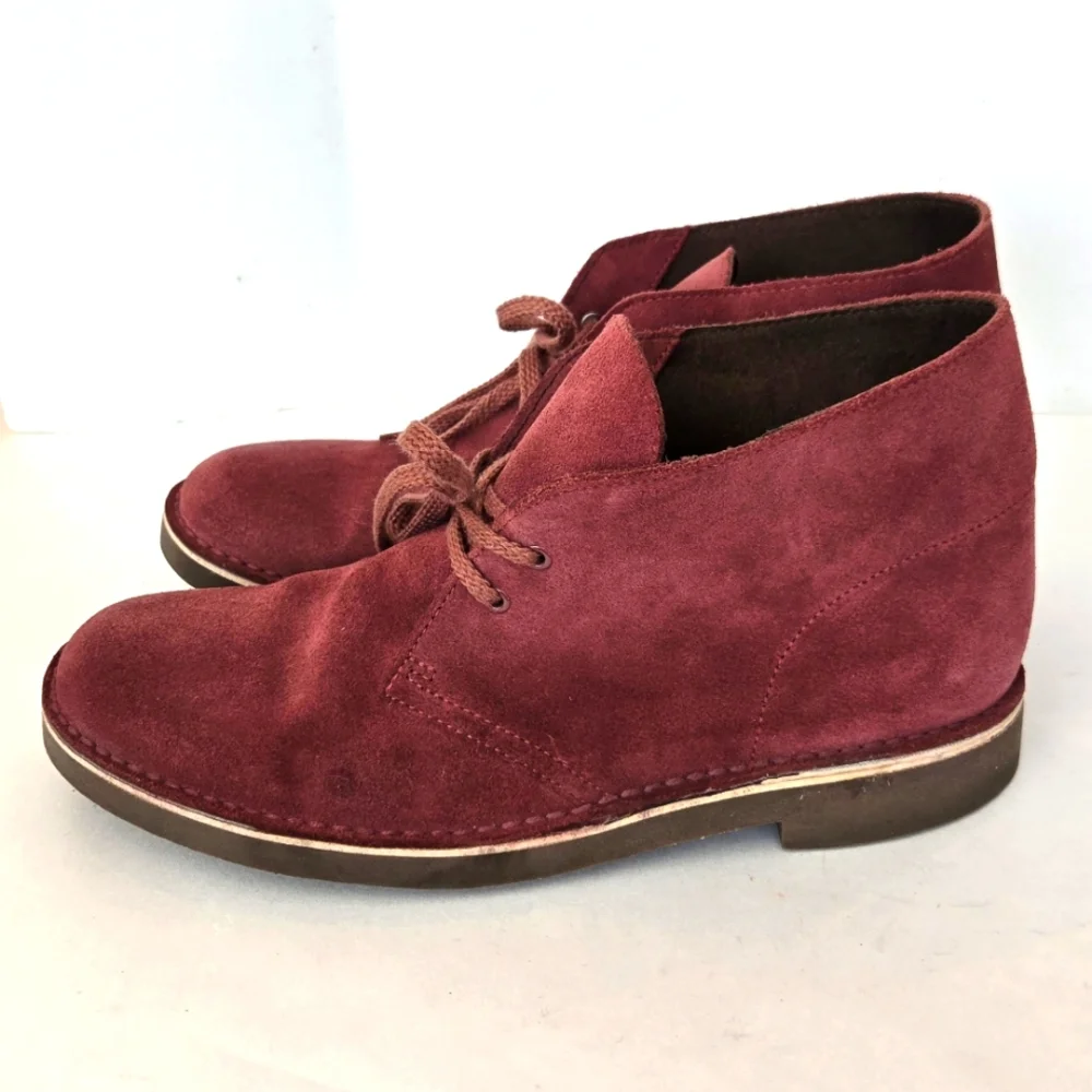 Clarks suede leather burgundy chukka boots